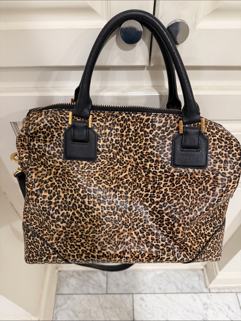 Tory Burch Leopard Print Satchel with Black Handles and Gold Logo - Picture 2 of 7